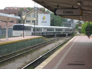 トランスカンタブリコがジャネス駅を発車